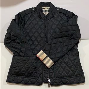 Burberry quilted jacket ❤️
